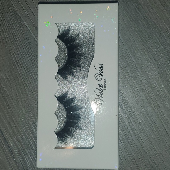 ♦️Violet Voss Just Slayin Lashes - Picture 1 of 2